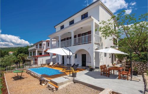 3 Bedroom Beautiful Apartment In Jadranovo