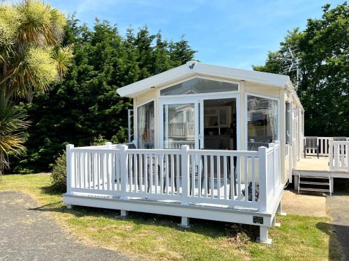 3 Bedroom Caravan LG34, Lower Hyde, Shanklin