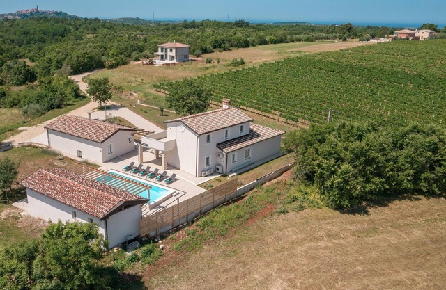 3 bedroom cozy home in Buje