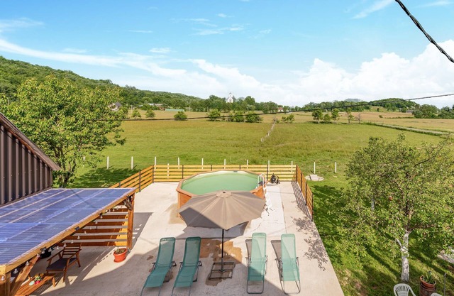 3 bedroom cozy home in Klanac