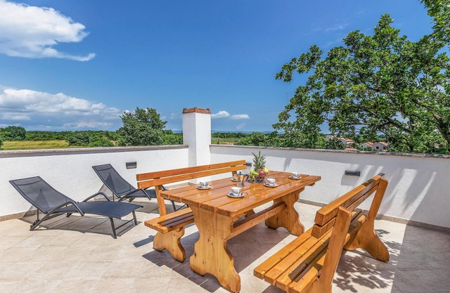 3 bedroom gorgeous apartment in Muntic