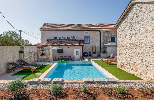 3 bedroom gorgeous home in Duga Uvala