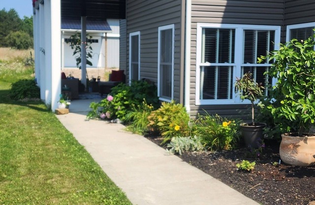 3 Bedroom High-end Townhouse. nVery spacious and centrally located.