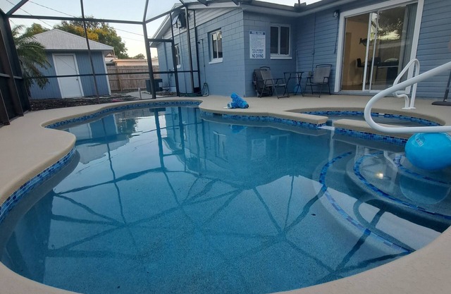 3-bedroom house in wonderful South Daytona with pool