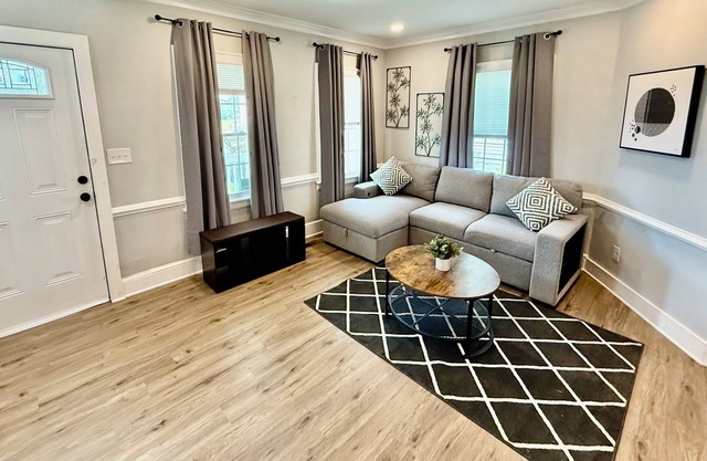 3-bedroom house in charming Portsmouth centrally located