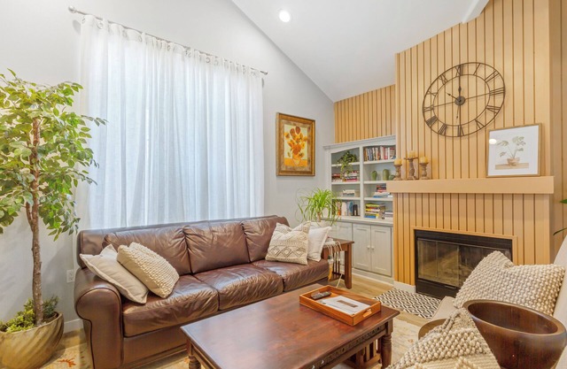 3-bedroom house Near Disneyland in Fullerton, Recently Renovated