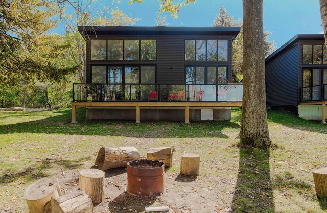 3-bedroom Lakefront Villa #7