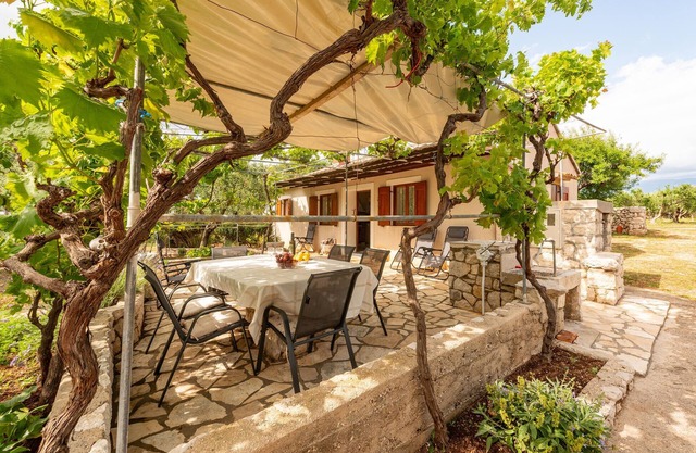 3 bedroom lovely home in Novalja