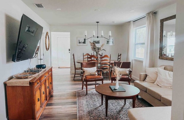 3 Bedroom Modern Vintage in Historic Sanford