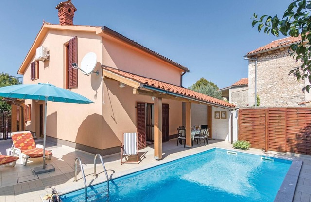 3 bedroom nice home in Pula