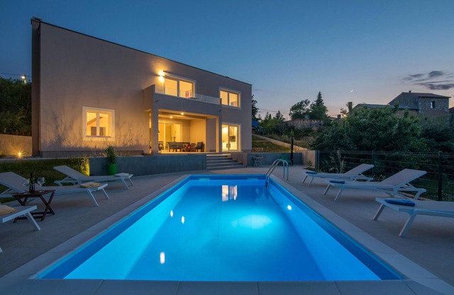 3 bedroom pet friendly home in Vrh