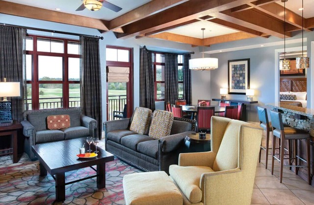 3 Bedroom Presidential Condo, Golf Course View, Sleeps 8 at Great Smokies Lodge!