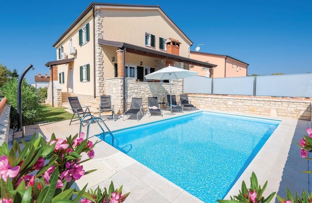 3 bedroom stunning home in Lovrecica