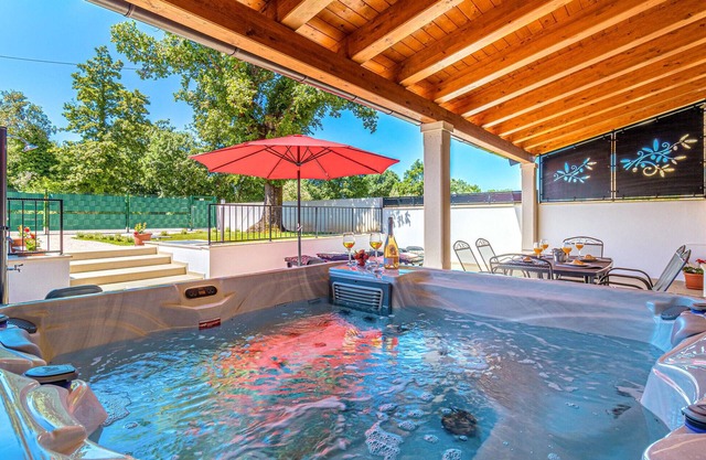 3 bedroom stunning home in Brscici