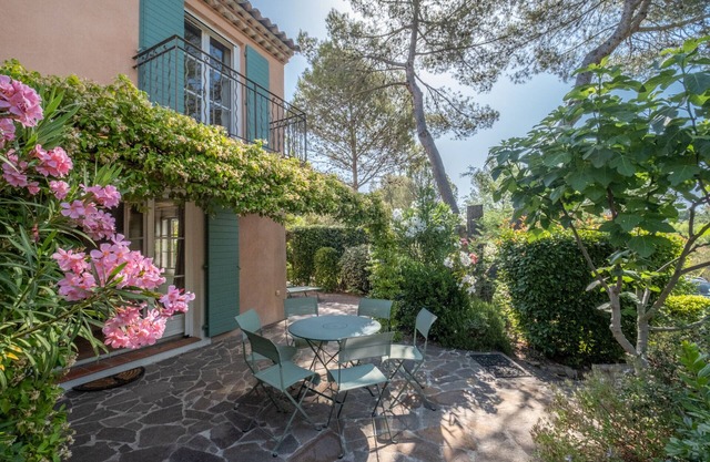 3-BEDROOM TOWN HOUSE WITH GARDEN (N°403)