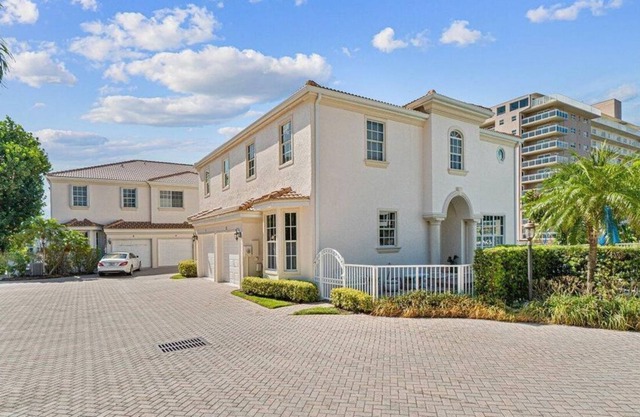 3 Bedroom Townhome 435936 by Houzlet