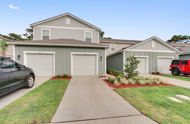 3 Bedroom Townhome Centrally Located!