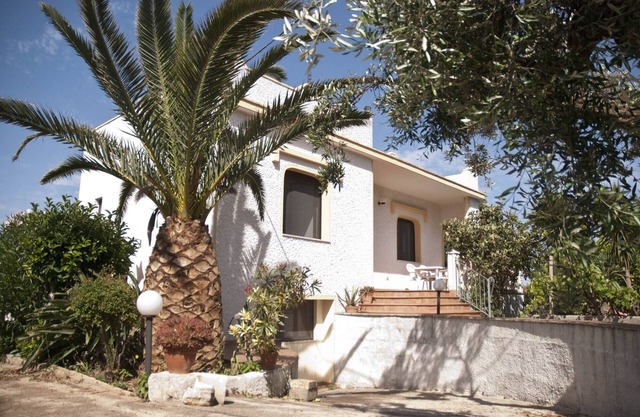 3 Bedroom Villa with pool in the countryside near the sea.