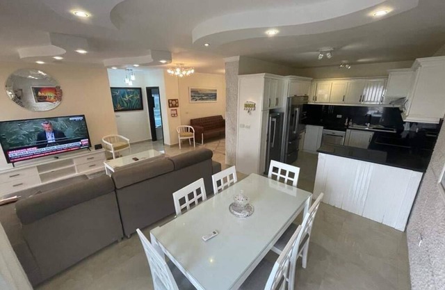 3-bedroom with personal jacuzzi on the roof and sea view, Sharm el Sheikh