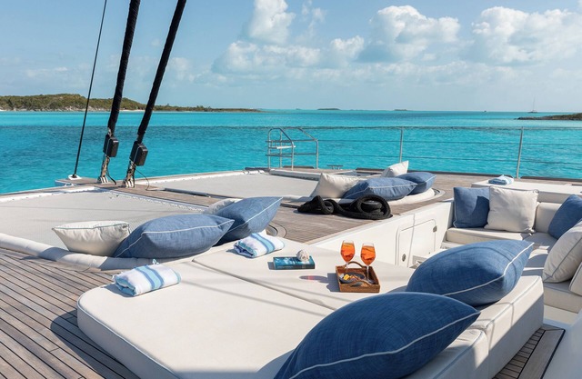 3-bedroom yacht in lovely Exuma with AC