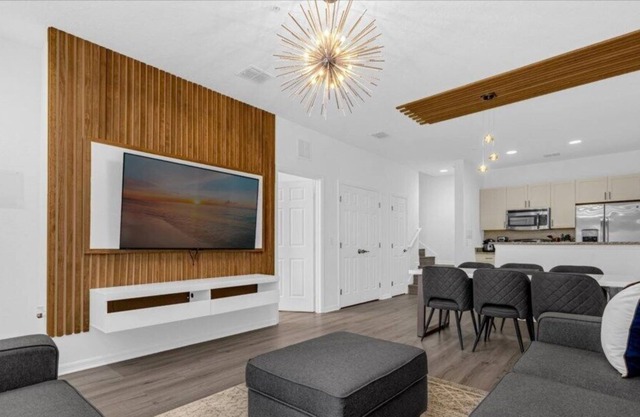 3 Bedrooms/ 2 Bathrooms Lucaya Village (26-102)