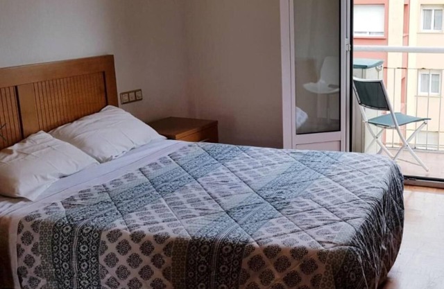 3 Bedrooms FULL Apartment SOHO Parking Included