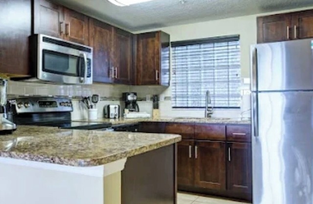 3 Free Disney tix! Charming ADA 2-bedroom villa 6 mi. from Disney @ Summer Bay