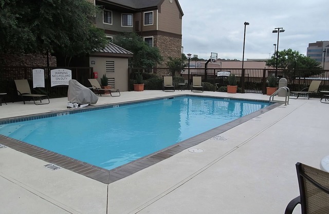 3 Large Suites with Private Full Kitchens! Pets are Welcome! W/Outdoor Pool!