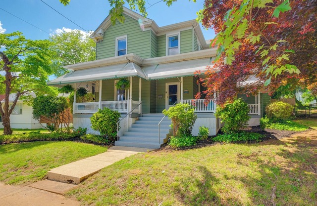 3 Mi to Liberty U: Apt w/Full Kitchen & King Bed!