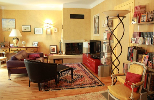 3 nice rooms very well located - quiet and close to the castle