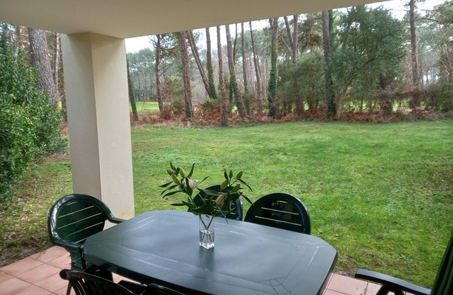 3-room apartment with loggia, ground floor, in a residence with swimming pool