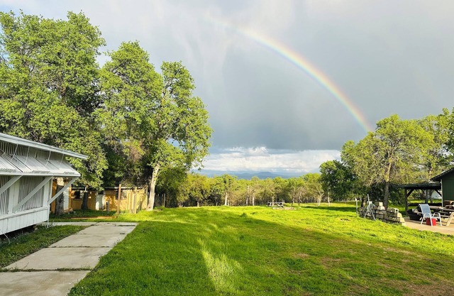 #3 Rustic 1-bedroom house with WiFi, Yoga Studio in serene Cottonwood