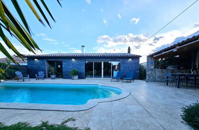 3-star villa between sea and mountains 4 bedrooms 3 bathrooms near sea/centre Private swimming pool