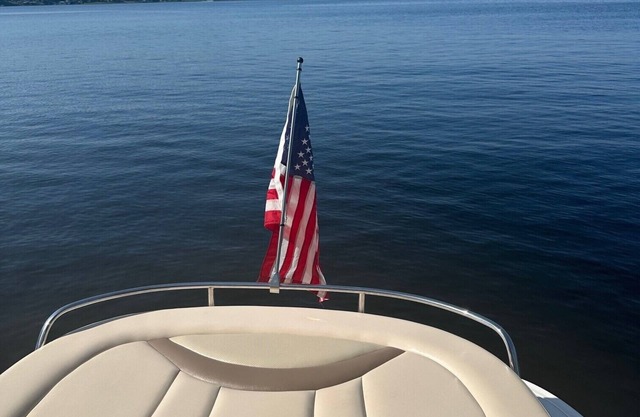 30' Cutty, Dock w/screened porch, big water view! 10 mins to Mooresville LKN