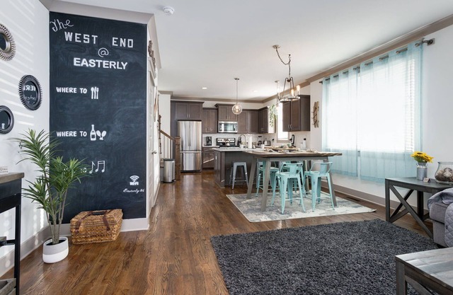 30+ Days Great Location, 3 Miles To Broadway