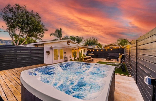 30+ Night Stay Ojai Valley Home Close to Downtown