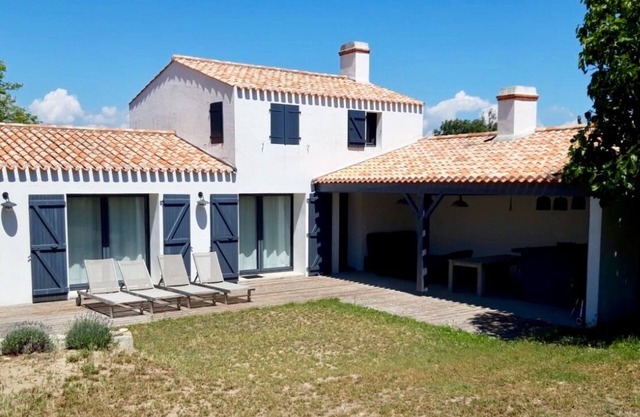 300m from the beach, house with terrace and large private garden