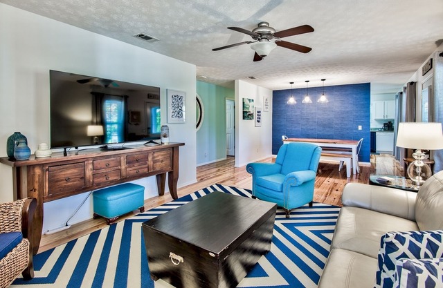 30A Cottage: 3BD/2BA, Private Pool, Golf Cart