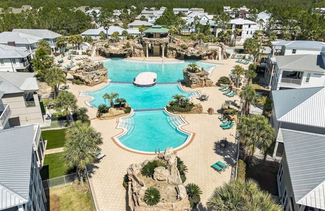 30A! Minutes to Beach! Best Pool Access! Games