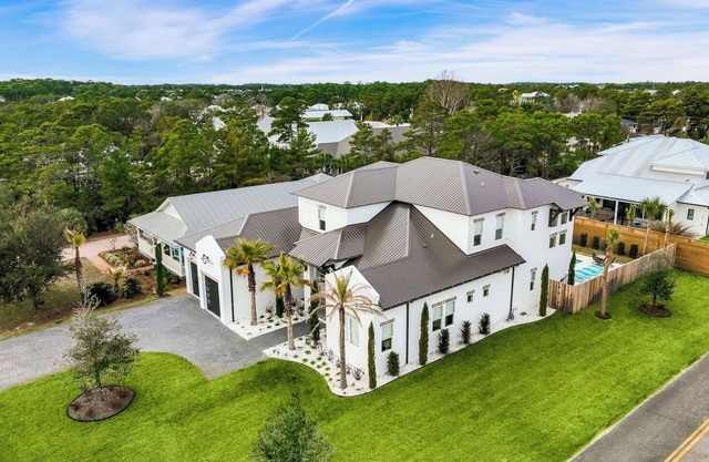 30A Sunset Palazzo by AvantStay | Sleeps 20 | Boat-Friendly + Pool