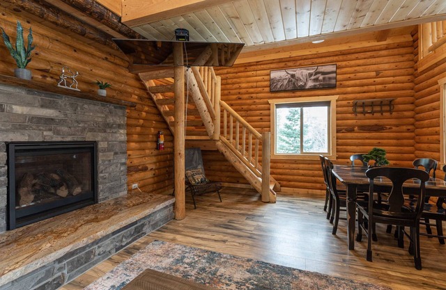 330 E Trail Road Cabin Secluded Mountain Getaway