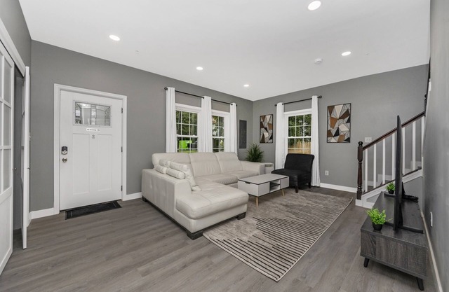 332 judysplaces in Lansdowne, 5BR, 3BA, Brand new construction SFH
