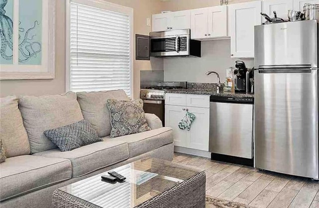 33rd Unit 2 Island Time Parking Beach 2 Blocks Away