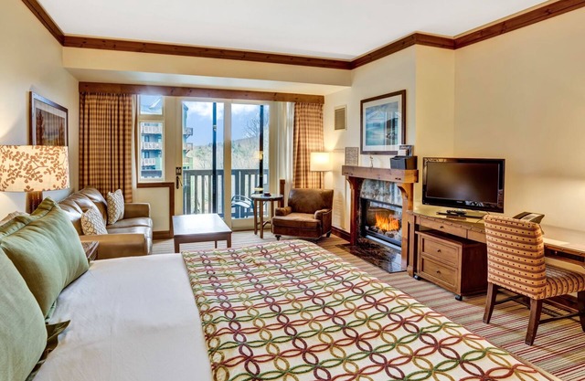 #347 | Studio |The Maple | 3rd Floor Pool & Mountain Views