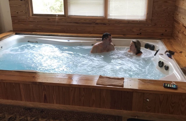 35% OFF till October 31 2025 ENTIRE Cabin POOL,JACUZZI, SAUNA &GYM yours only!