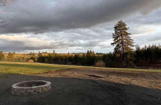 38 ft. Travel Trailer on beautiful Palouse property (25 min from Moscow)