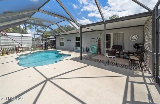 3bd 2 b. Heated pool 20 min from ocean and 45 from Walt Disney