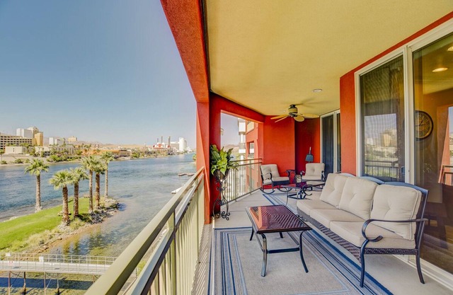 3bd Riverfront Casino View Pool Spa Beach Private boat launch, BBQ's (2H)
