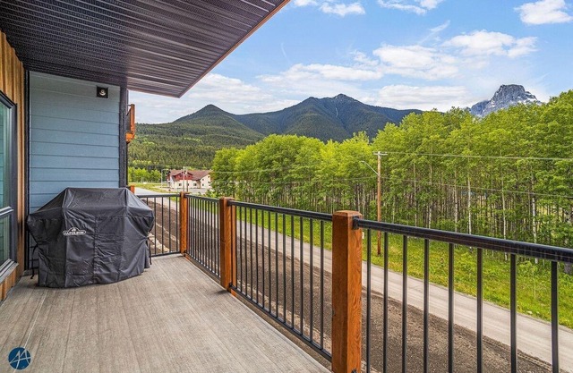 3Bed/2Bath Sparrowhawk (West facing) -Sleeps 8