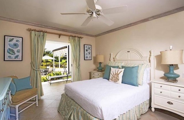 3bed,3.5 bath, beach access, housekeeping, wifi, pool and more!